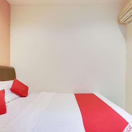 Oyo 90282 Hotel Taj Inn, Seksyen 7 Shah Alam Eksteriør billede