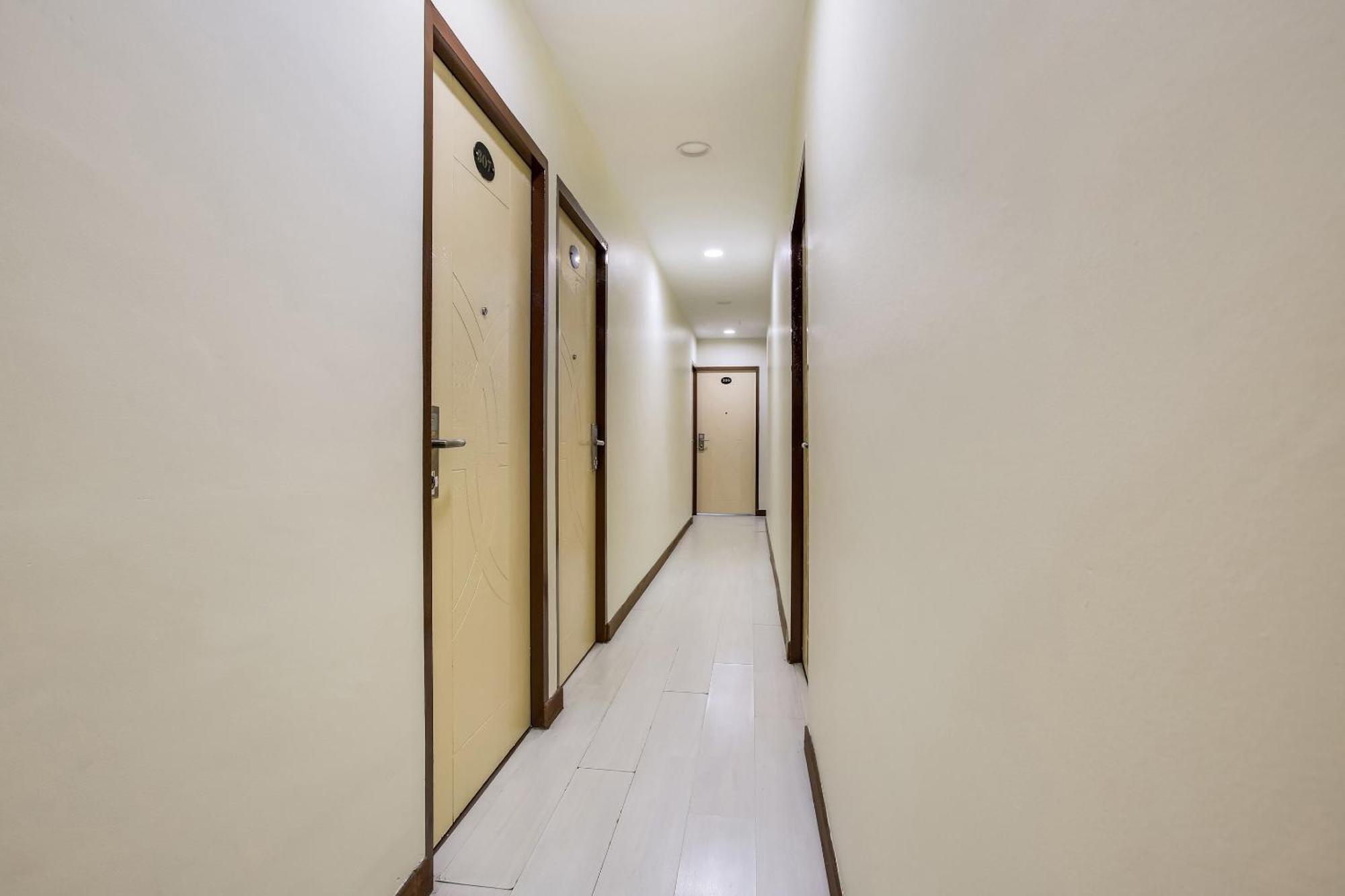 Oyo 90282 Hotel Taj Inn, Seksyen 7 Shah Alam Eksteriør billede